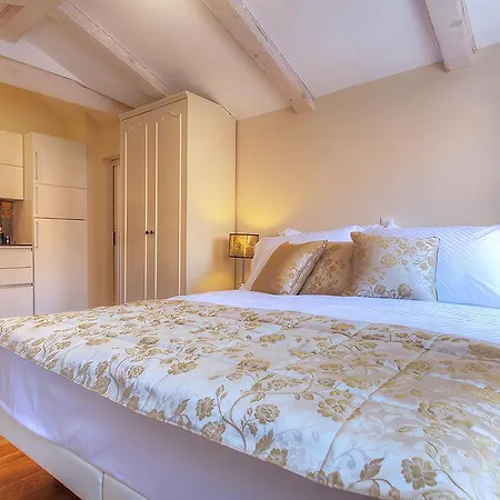 & Malo More Guest house