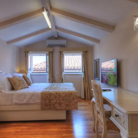 招待所 & Malo More